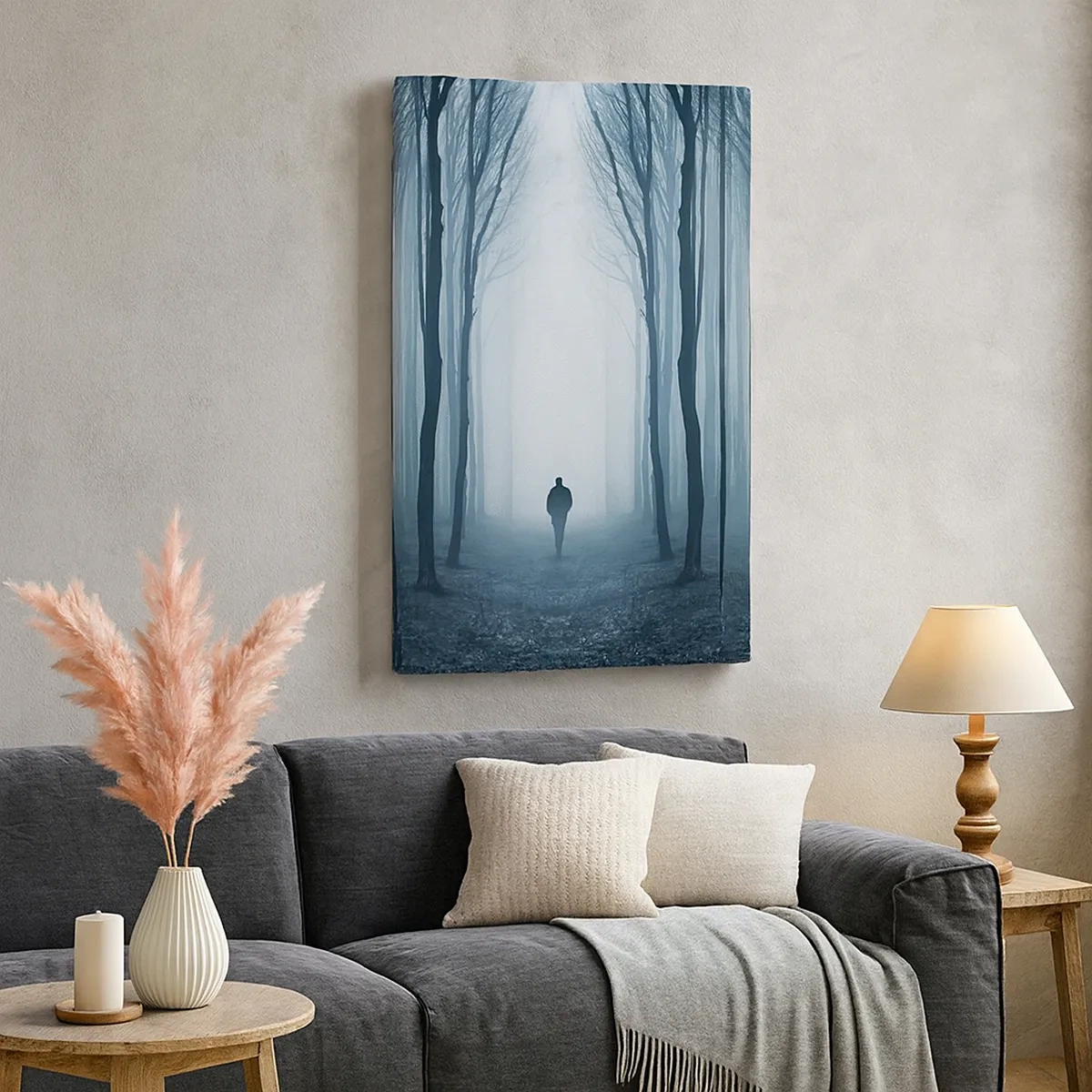 Bild auf Leinwand - Leinwandbild - Eine Gestalt, die zwischen den Bäumen in einem nebligen Wald spazieren geht - 50x70cm - Alles einfach und übersichtlich - Moderne Wanddekoration für Wohnzimmer und Schlafzimmer ARTTOR