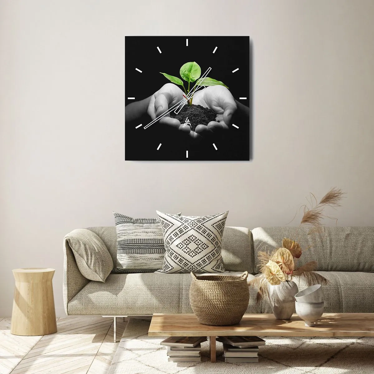 Wanduhr - Glasuhr - Hände halten eine grüne Pflanze auf schwarzem Hintergrund - 30x30cm - Ich liebe die Natur, ich beschütze sie - Moderne Wanddekoration für Wohnzimmer und Schlafzimmer ARTTOR