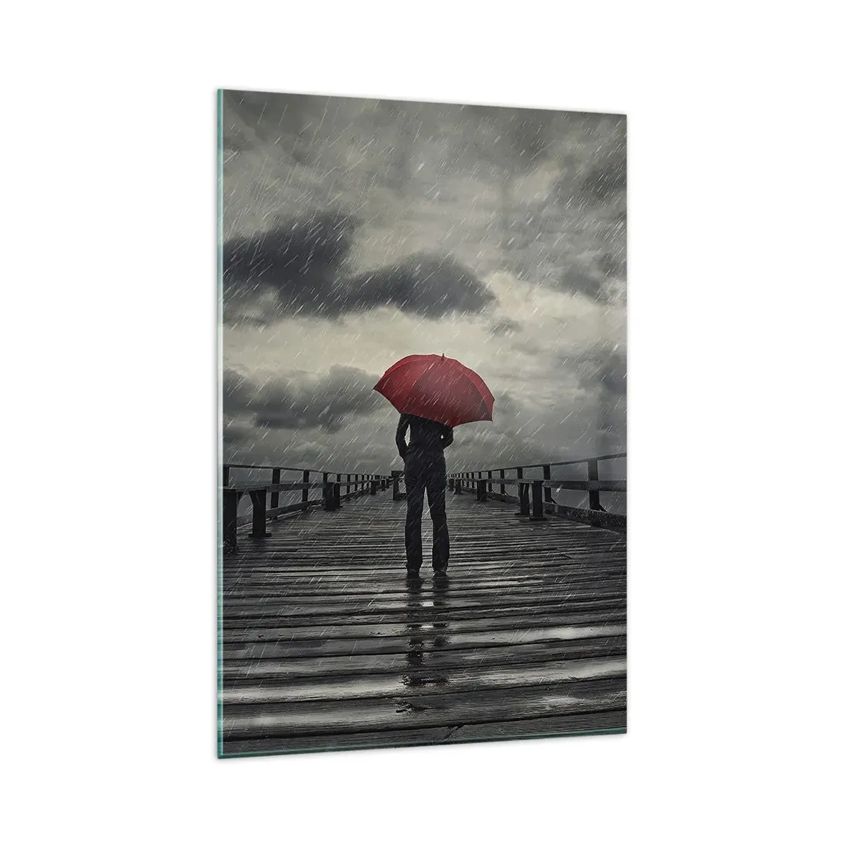 Glasbild - Bild auf glas - Eine Person mit einem roten Regenschirm auf einem verregneten Pier - 80x120cm - Es ist egal, dass es regnet - Moderne Wanddekoration für Wohnzimmer und Schlafzimmer ARTTOR