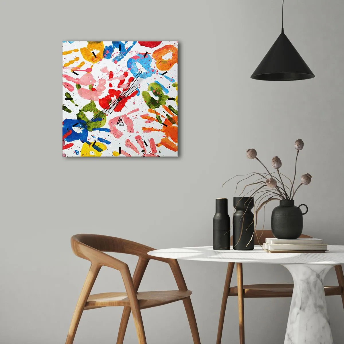 Wanduhr - Glasuhr - Bunte Handabdrücke auf weißem Hintergrund - 30x30cm - Folgen Sie den Spuren - Moderne Wanddekoration für Wohnzimmer und Schlafzimmer ARTTOR