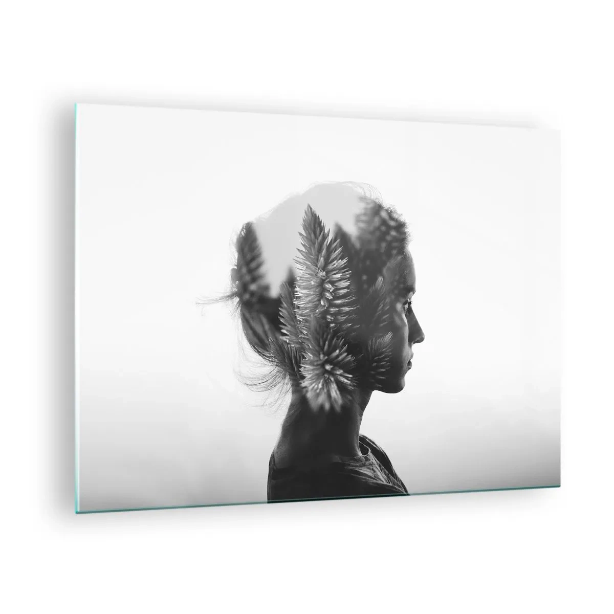 Glasbild - Bild auf glas - Eine Frau in Schwarz-Weiß mit einem darüber gelegten Nadelwaldmotiv - 70x50cm - Dame des Kiefernwaldes - Moderne Wanddekoration für Wohnzimmer und Schlafzimmer ARTTOR