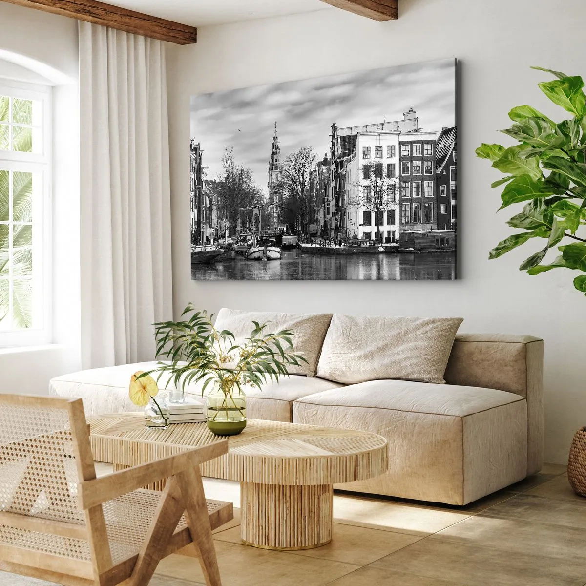 Bild auf Leinwand - Leinwandbild - Schwarz-Weiß-Panorama von Amsterdam mit Kanal und historischen Gebäuden - 70x50cm - Amsterdamer Atmosphäre - Moderne Wanddekoration für Wohnzimmer und Schlafzimmer ARTTOR