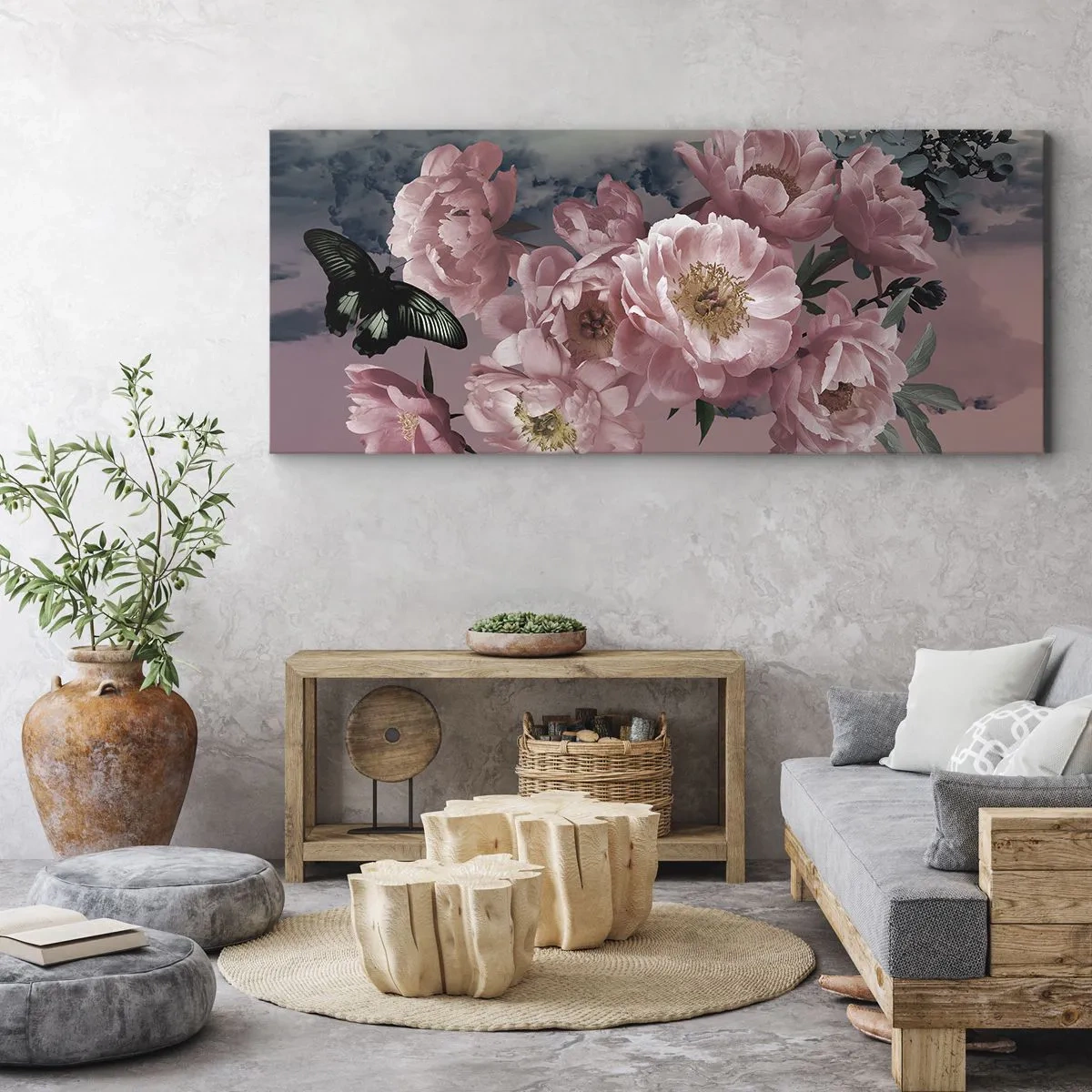 Bild auf Leinwand - Leinwandbild - Rosa Pfingstrosen mit einem Schmetterling auf pastellfarbenem Hintergrund - 120x50cm - Der Höhepunkt der Romantik - Moderne Wanddekoration für Wohnzimmer und Schlafzimmer ARTTOR