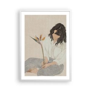 Poster in einem weißen Rahmen - Porträt mit einer exotischen Blume - 50x70 cm