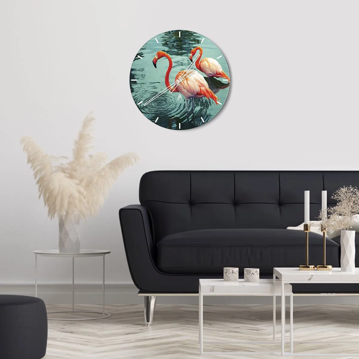 Wanduhr - Glasuhr - Zwei Flamingos auf dem Wasser mit ihrem Spiegelbild in der ruhigen Oberfläche - 30x30cm - Wir sind jetzt in Mode - Moderne Wanddekoration für Wohnzimmer, Küche und Schlafzimmer ARTTOR