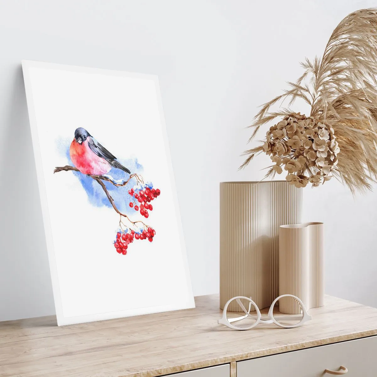 Poster - Ein Vogel auf einem Ast mit roten Früchten - 50x70cm - Winter in Farbe - Moderne Wanddekoration für Wohnzimmer und Schlafzimmer ARTTOR