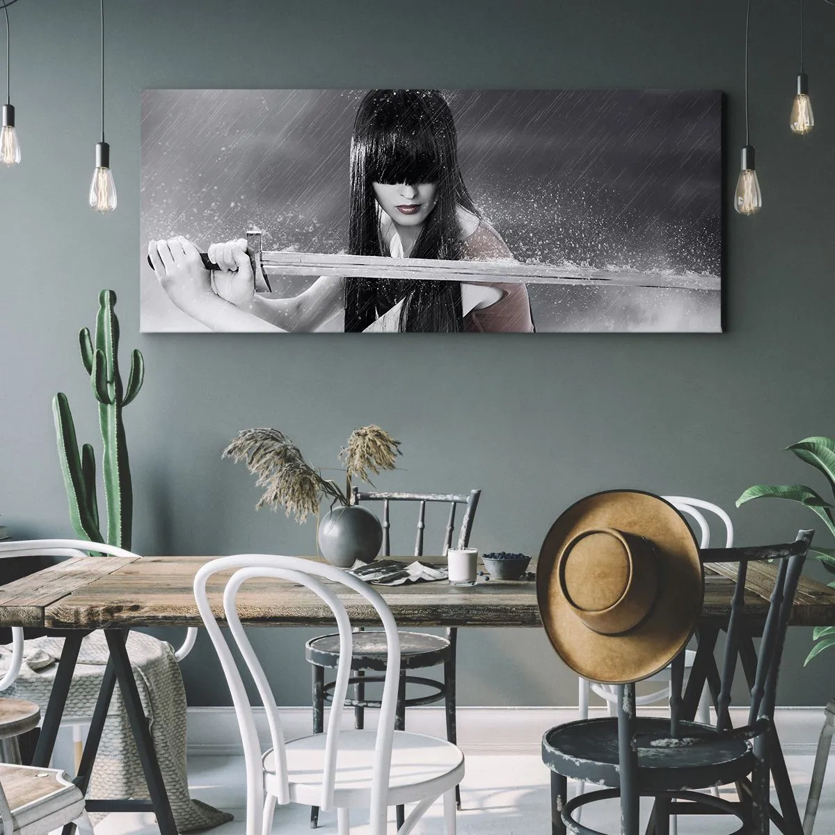 Bild auf Leinwand - Leinwandbild - Eine Frau mit einem Schwert im Regen mit einem dynamischen und geheimnisvollen Aussehen - 160x50cm - Schön und gefährlich - Moderne Wanddekoration für Wohnzimmer und Schlafzimmer ARTTOR