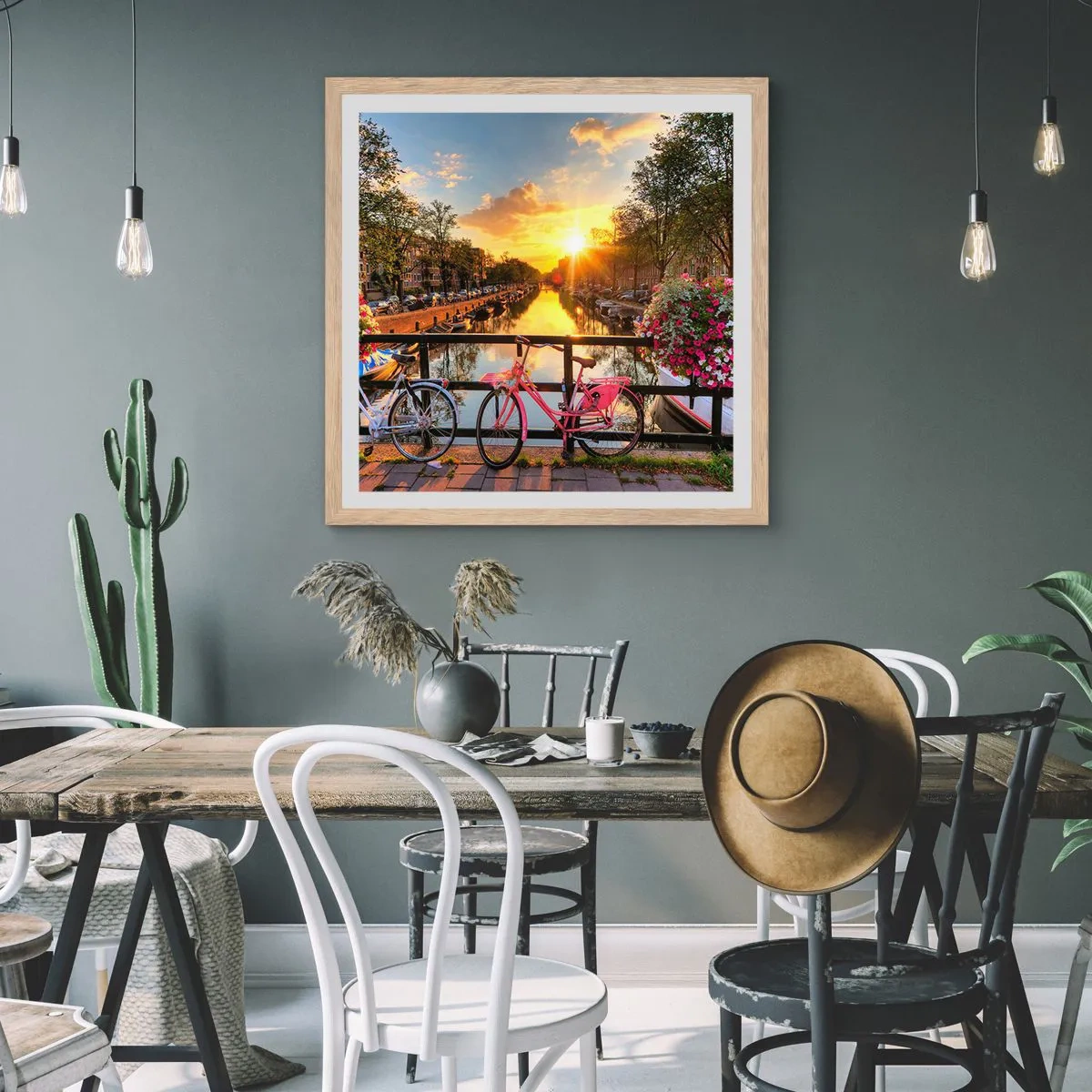 Poster in einem Rahmen aus heller Eiche - Frühlingsmorgen in Amsterdam - 60x60 cm