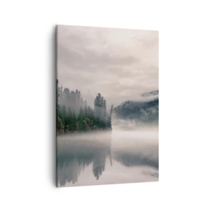 Bild auf Leinwand - Leinwandbild - Ein nebliger Wald spiegelt sich in einem ruhigen See - 50x70cm - In Reflexion, im Nebel - Moderne Wanddekoration für Wohnzimmer und Schlafzimmer ARTTOR
