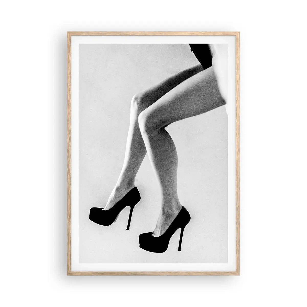 Poster in einem Rahmen aus heller Eiche - Ewige Weiblichkeit - 70x100 cm