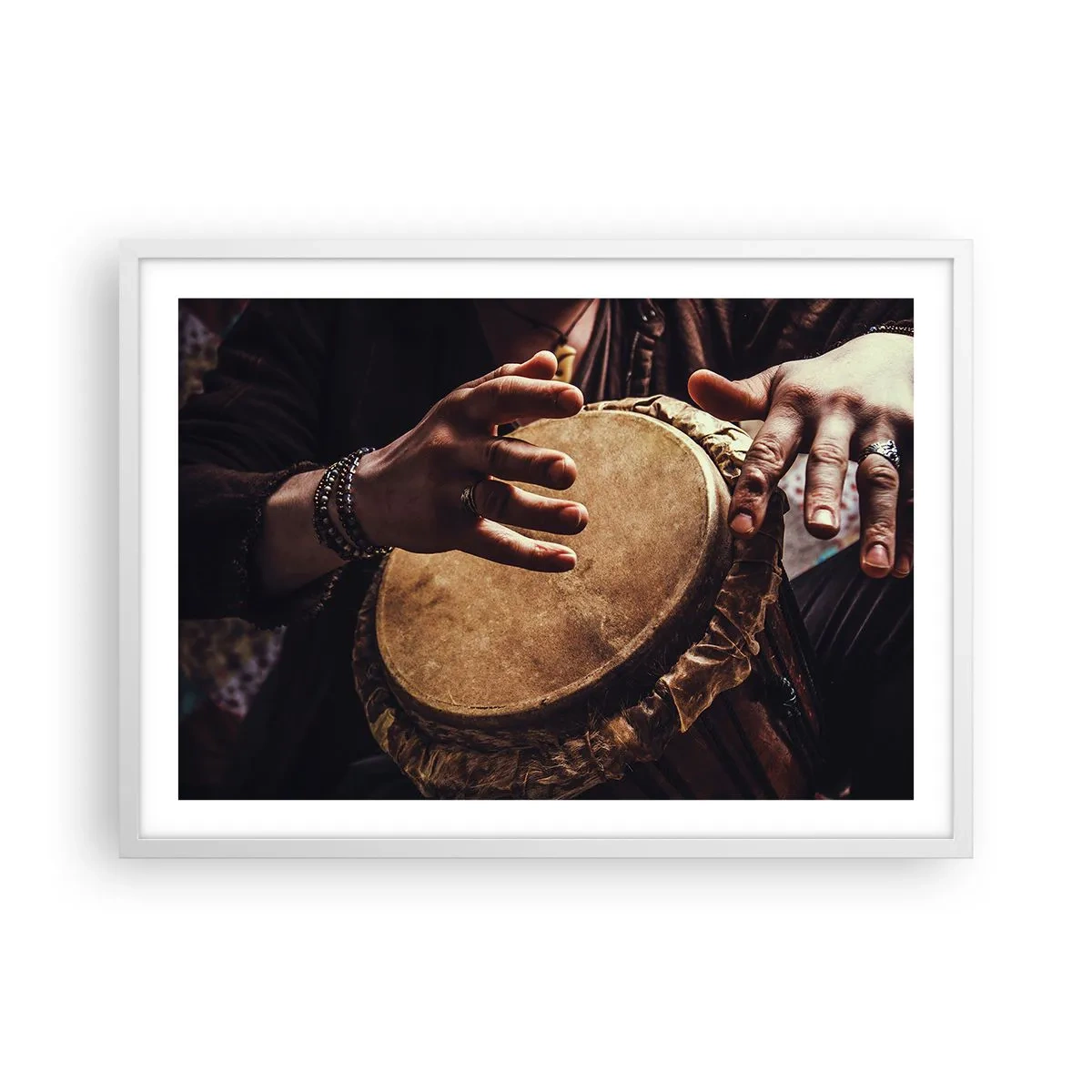 Poster in einem weißen Rahmen - Im Rhythmus des Herzens - 70x50 cm