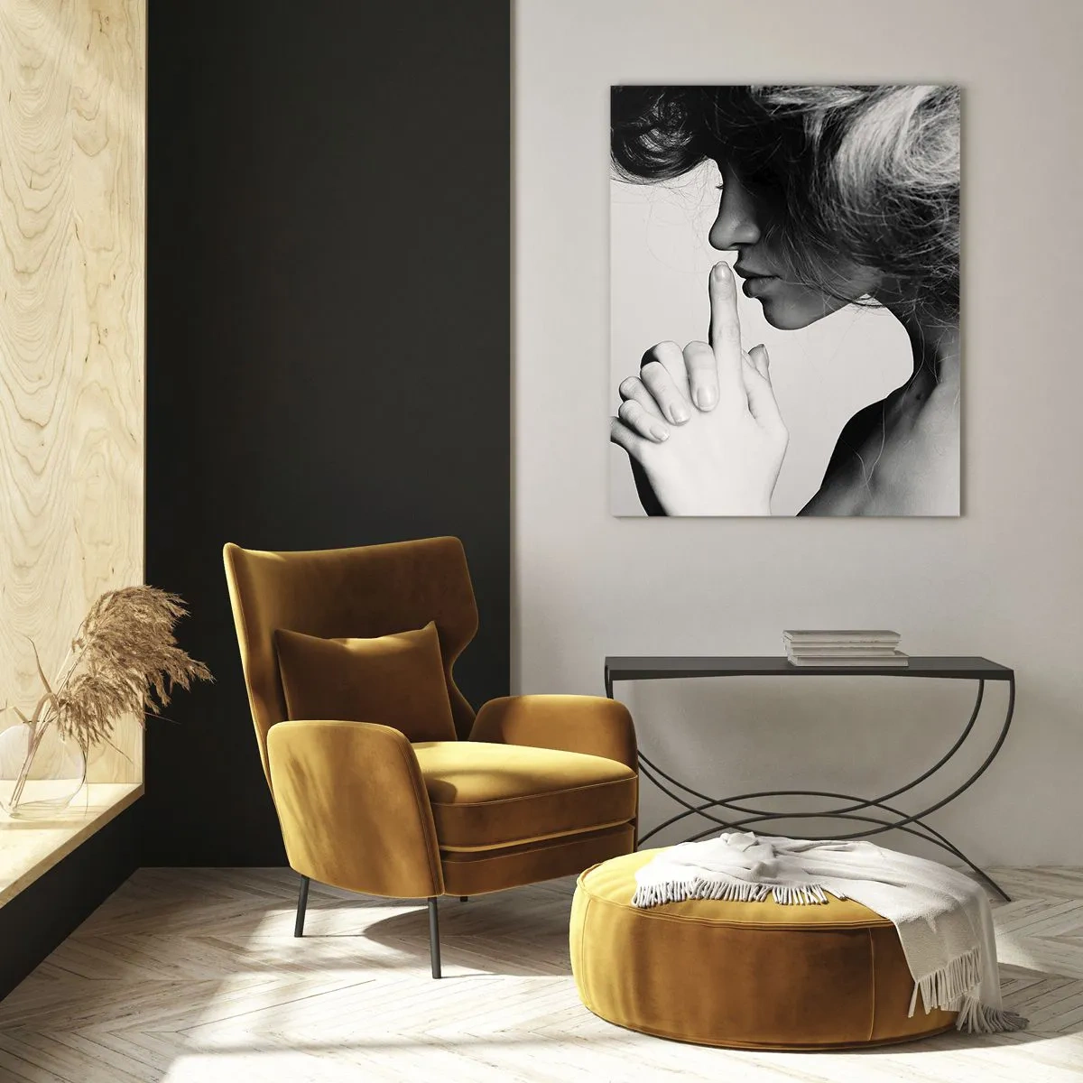 Glasbild - Bild auf glas - Schwarz-weißes Profil einer Frau, die Stille gestikuliert - 70x100cm - Auf sich selbst hören - Moderne Wanddekoration für Wohnzimmer und Schlafzimmer ARTTOR