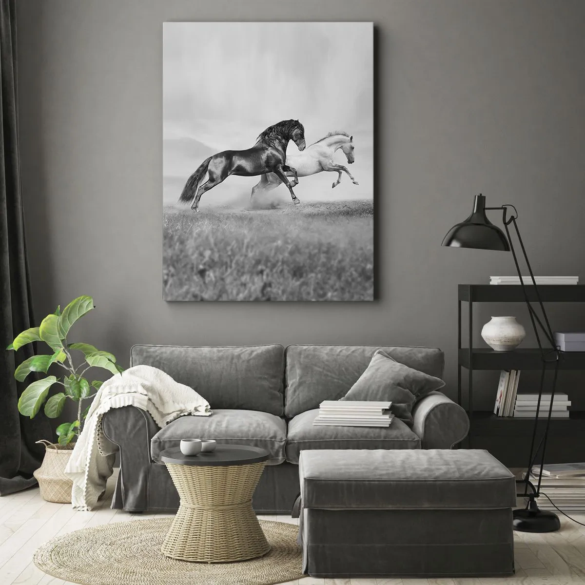 Bild auf Leinwand - Leinwandbild - Zwei galoppierende Pferde in einer dynamischen Schwarz-Weiß-Komposition - 50x70cm - Engel und Dämonen - Moderne Wanddekoration für Wohnzimmer und Schlafzimmer ARTTOR
