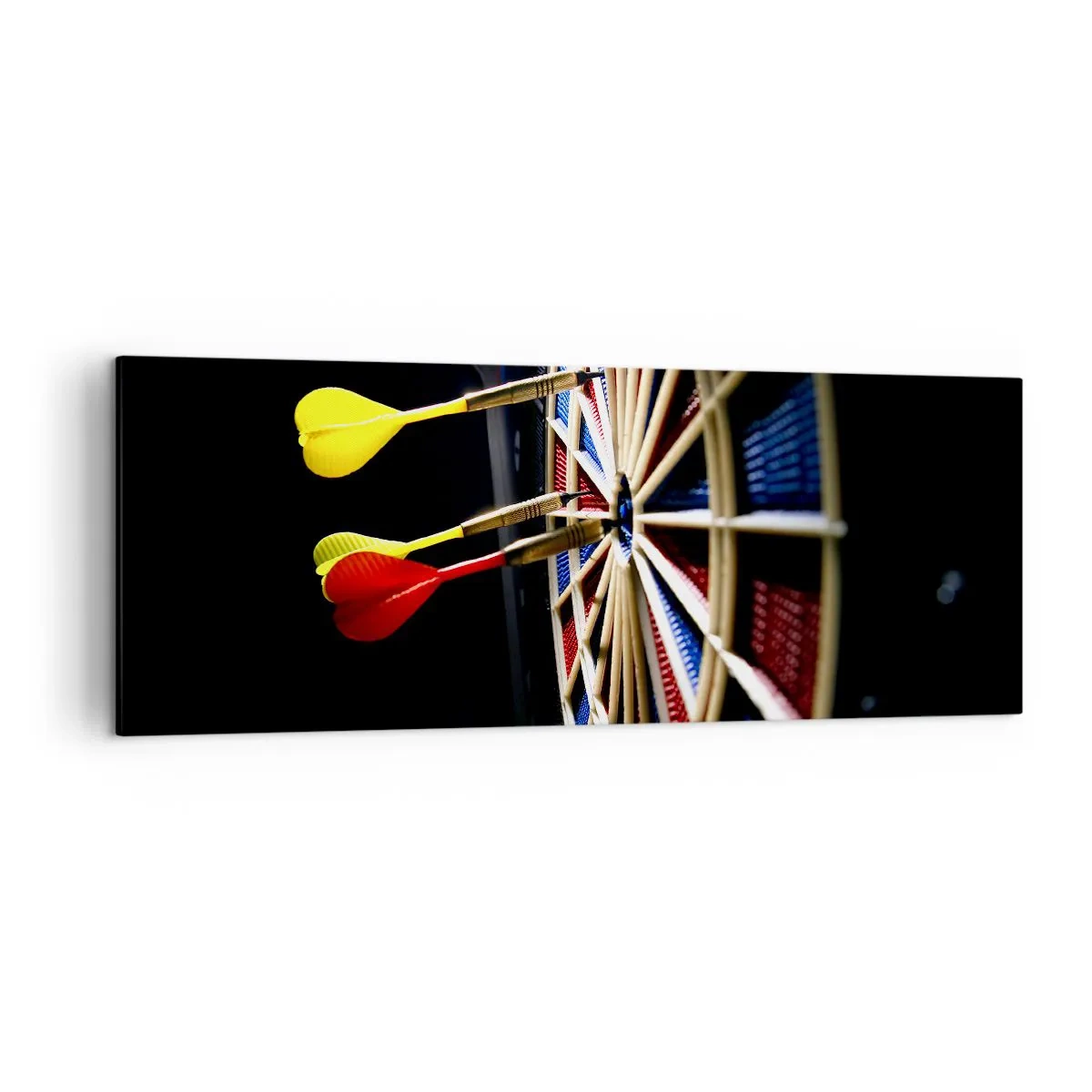Bild auf Leinwand - Leinwandbild - Eine Dartscheibe mit getroffenen Darts auf schwarzem Hintergrund - 140x50cm - Auf den Punkt gebracht - Moderne Wanddekoration für Wohnzimmer und Schlafzimmer ARTTOR