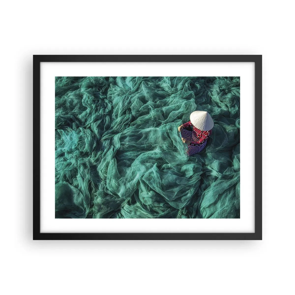 Poster in einem schwarzem Rahmen - In einem Meer aus Netzen - 50x40 cm