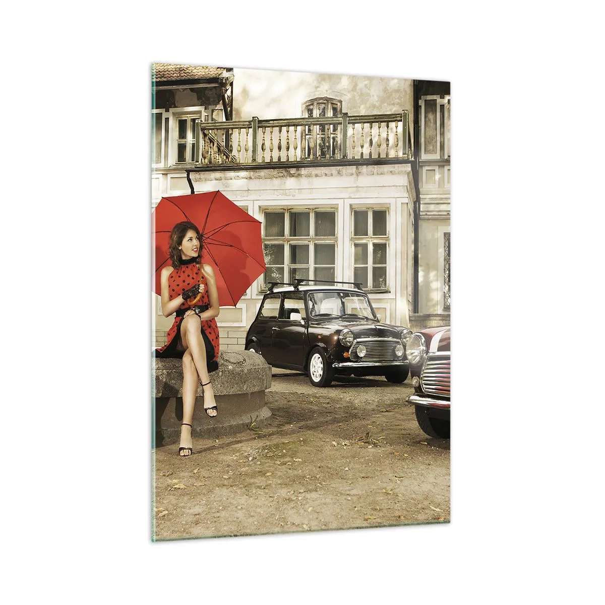 Glasbild - Bild auf glas - Frau mit rotem Regenschirm und Oldtimern - 50x70cm - Eine sentimentale Minireise - Moderne Wanddekoration für Wohnzimmer und Schlafzimmer ARTTOR