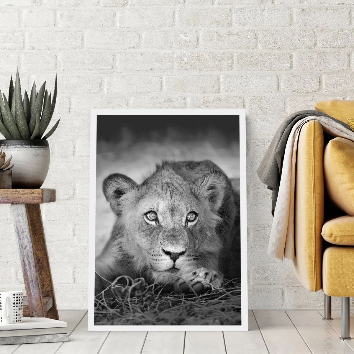 Poster - Ein junger Löwe in monochromen Tönen - 50x70cm - Königlicher Welpe - Moderne Wanddekoration für Wohnzimmer und Schlafzimmer ARTTOR