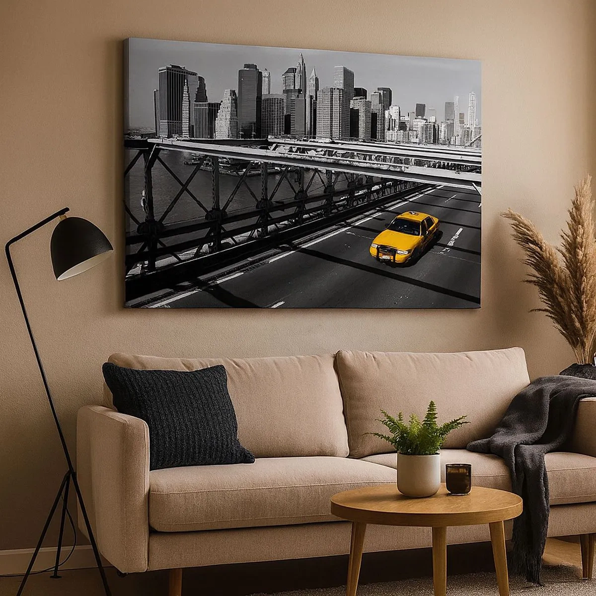 Bild auf Leinwand - Leinwandbild - Gelbes Taxi auf einer Brücke mit Blick auf die Skyline von New York - 70x50cm - Die Farbe einer Großstadt - Moderne Wanddekoration für Wohnzimmer und Schlafzimmer ARTTOR