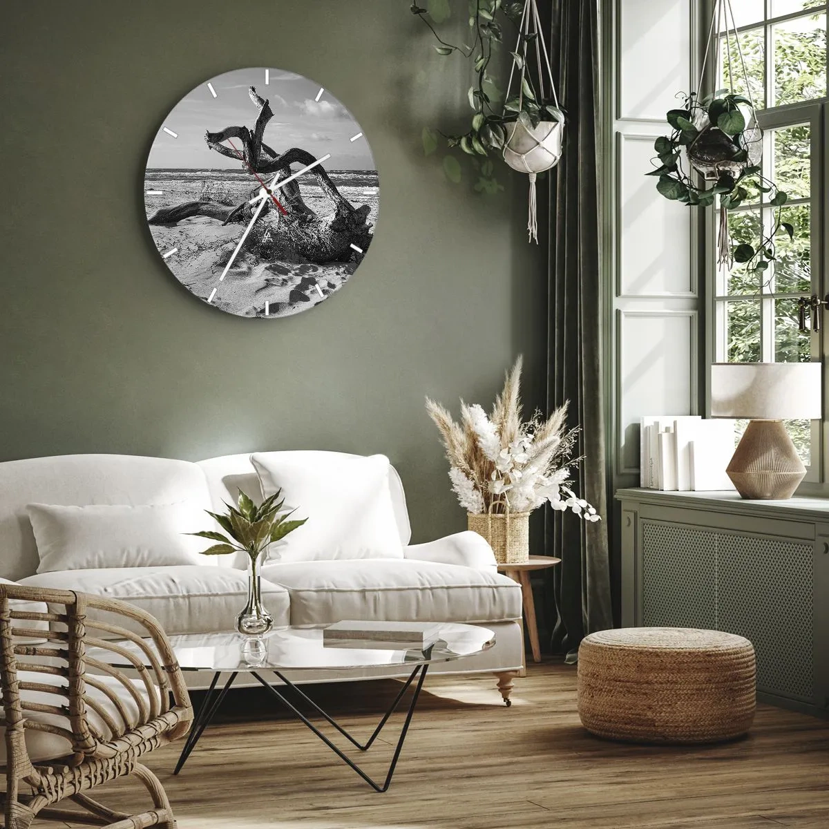 Wanduhr - Glasuhr - Eine schwarz-weiße Landschaft mit einem heruntergefallenen Ast an einem Sandstrand. - 30x30cm - Meeresskulptur - Moderne Wanddekoration für Wohnzimmer, Küche und Schlafzimmer ARTTOR