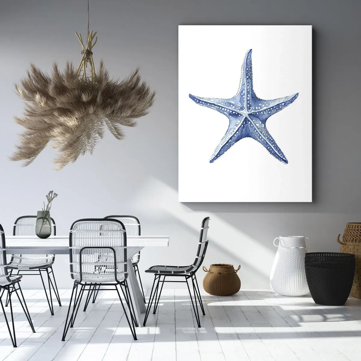 Bild auf Leinwand - Leinwandbild - Blauer Seestern auf weißem Hintergrund im minimalistischen Stil - 50x70cm - Stern des Meeres - Moderne Wanddekoration für Wohnzimmer und Schlafzimmer ARTTOR