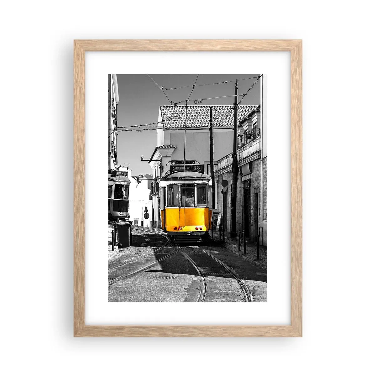 Poster in einem Rahmen aus heller Eiche - Der Geist von Lissabon - 30x40 cm
