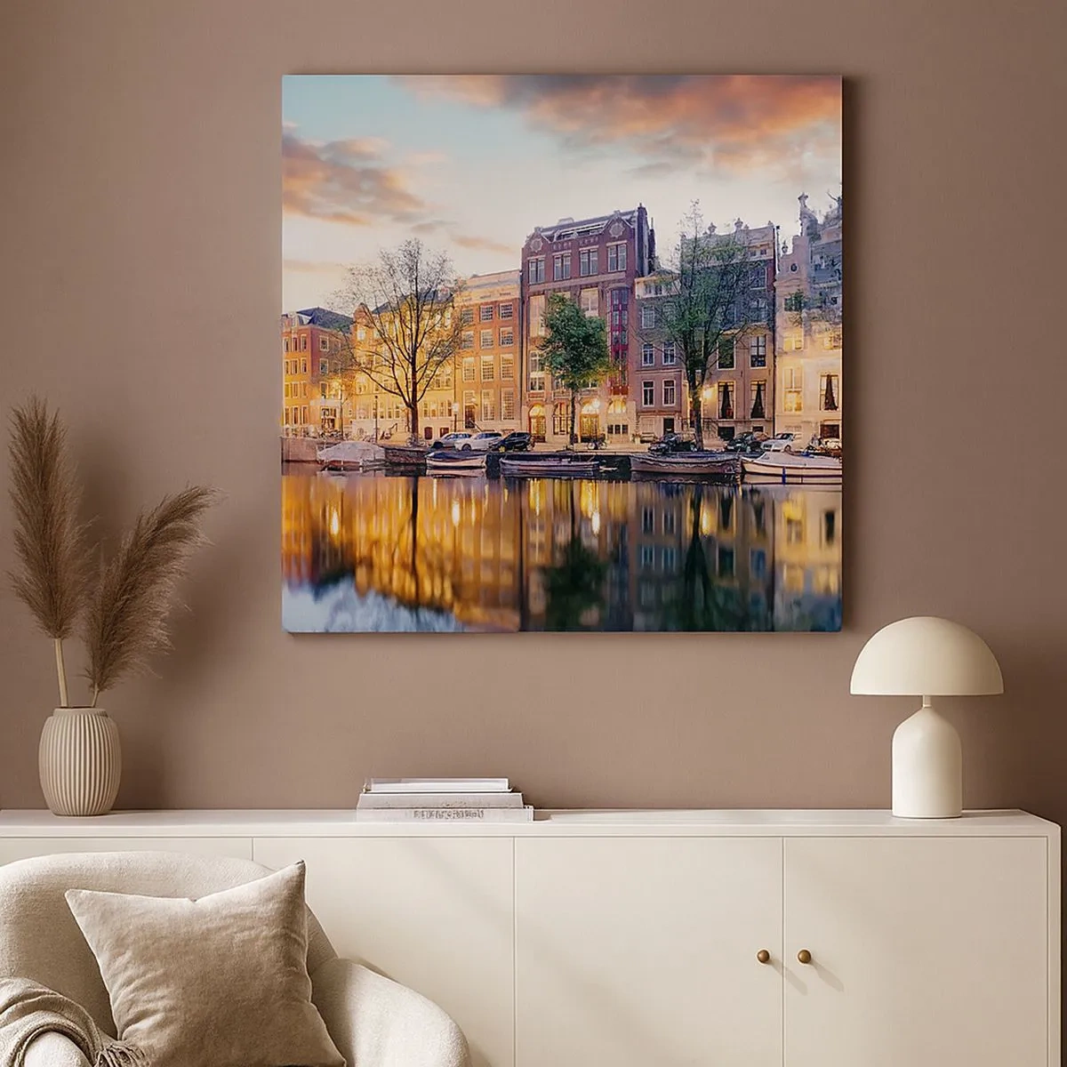 Bild auf Leinwand - Leinwandbild - Zurückhaltende und gelassene niederländische Schönheit - 30x30 cm