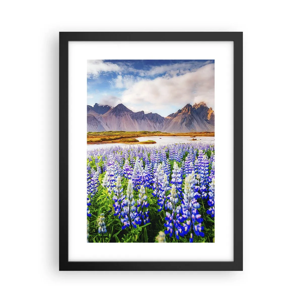 Poster in einem schwarzem Rahmen - Kraft und Strenge neben Sanftmut - 30x40 cm