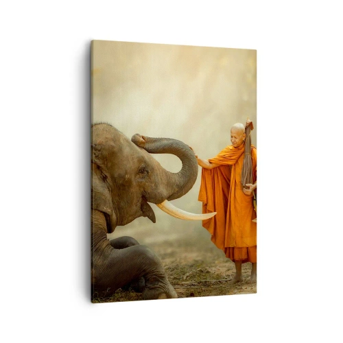 Bild auf Leinwand - Leinwandbild - Ein Mönch und ein Elefant in Harmonie vor der Kulisse der Natur - 50x70cm - Treffen unterwegs - Moderne Wanddekoration für Wohnzimmer und Schlafzimmer ARTTOR