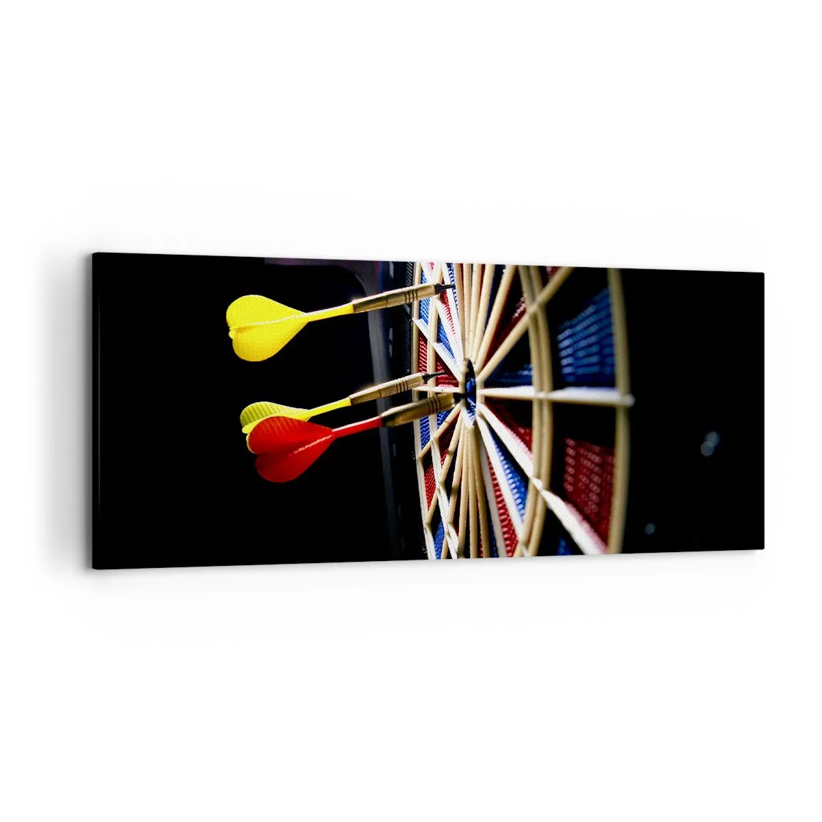 Bild auf Leinwand - Leinwandbild - Eine Dartscheibe mit getroffenen Darts auf schwarzem Hintergrund - 120x50cm - Auf den Punkt gebracht - Moderne Wanddekoration für Wohnzimmer und Schlafzimmer ARTTOR