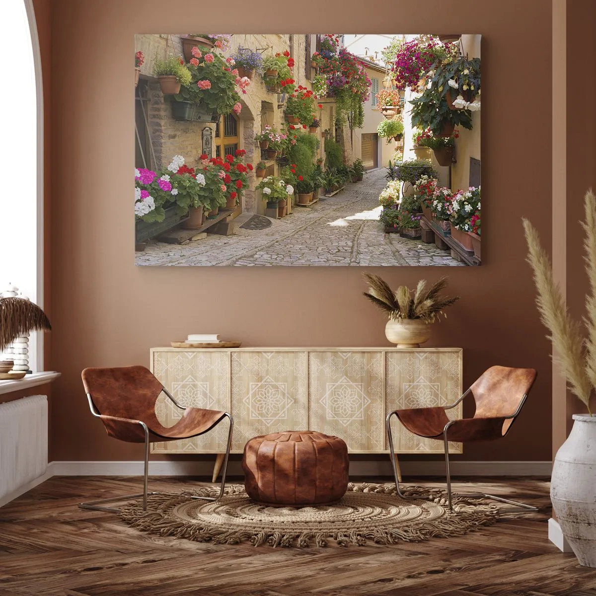 Bild auf Leinwand - Leinwandbild - Eine Straße mit Topfblumen und Steinmauern - 120x80cm - In der Flut Blumen - Moderne Wanddekoration für Wohnzimmer und Schlafzimmer ARTTOR