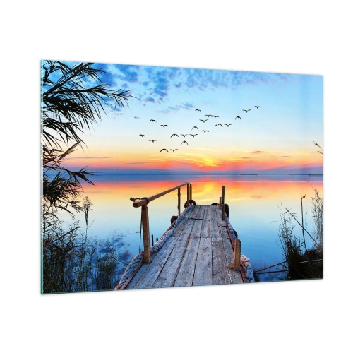 Glasbild - Bild auf glas - Ein Holzsteg über einem See bei Sonnenuntergang mit einem Vogelschwarm, der über uns fliegt - 100x70cm - Es ist Zeit, zurückzukehren ... - Moderne Wanddekoration für Wohnzimmer und Schlafzimmer ARTTOR