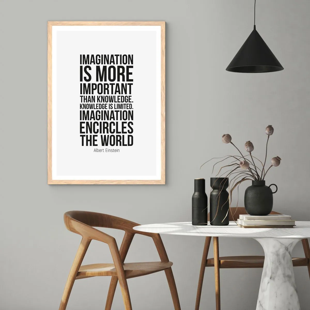 Poster in einem Rahmen aus heller Eiche - Einstein über die Kraft der Vorstellungskraft - 50x70 cm