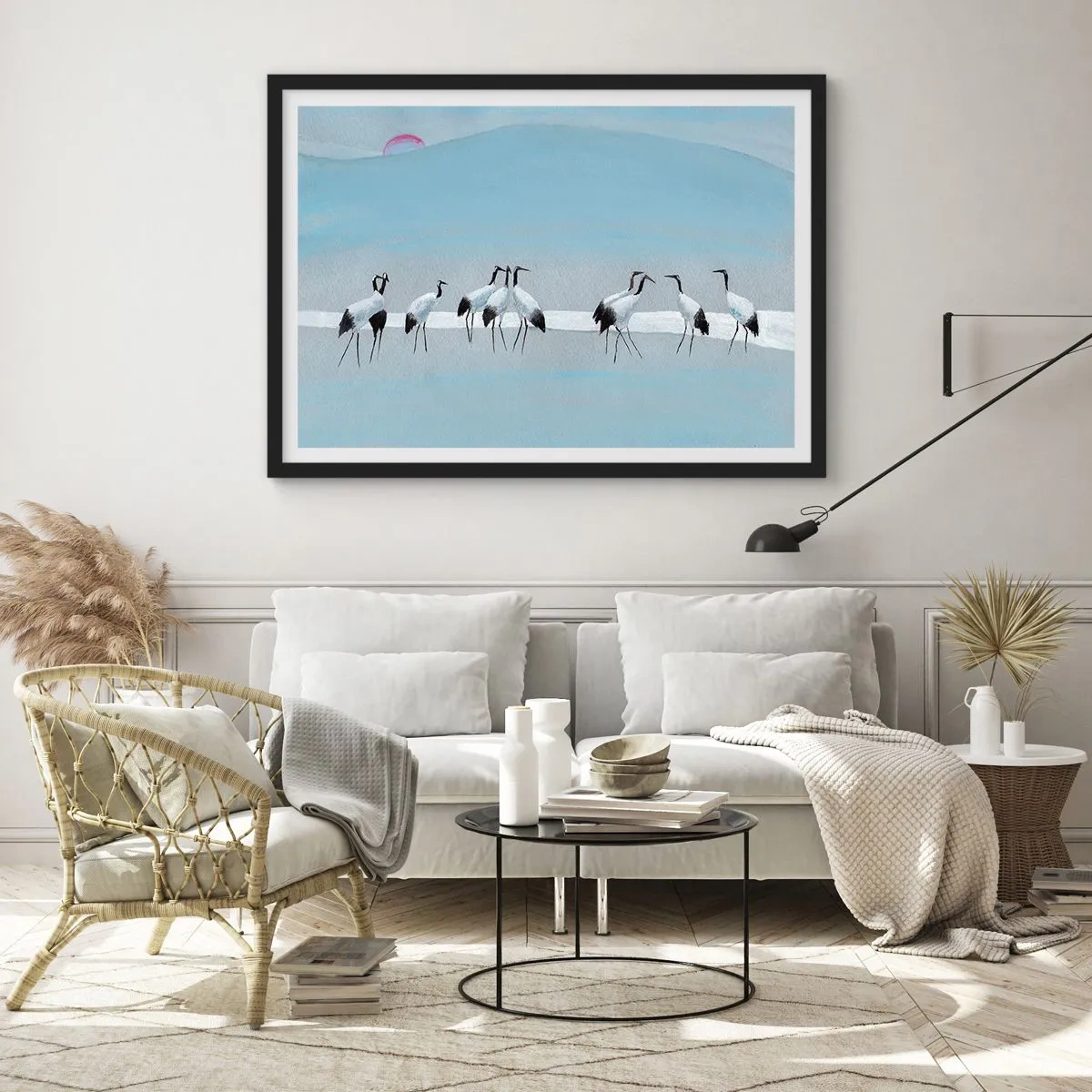 Poster in einem schwarzem Rahmen - Eine Gruppe von Kranichen vor blauem Himmel und der aufgehenden Sonne - 100x70cm - Nach einem heißen Tag - Moderne Wanddekoration für Wohnzimmer und Schlafzimmer ARTTOR