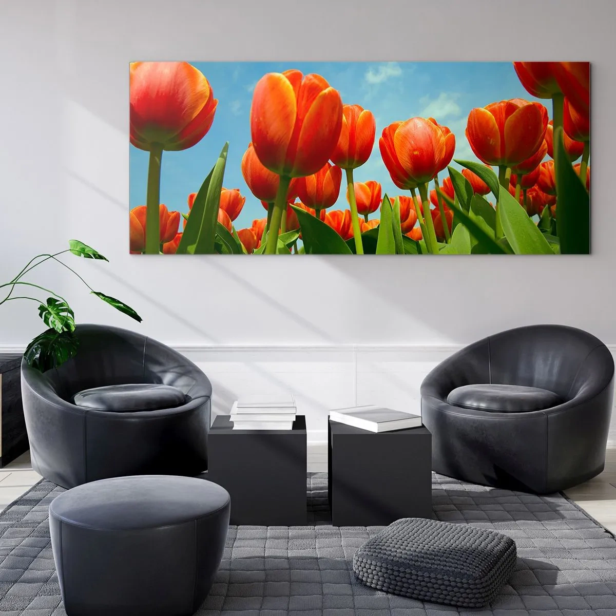 Glasbild - Bild auf glas - Ein Feld mit roten und orangefarbenen Tulpen vor blauem Himmel - 120x50cm - Außer dem blauen Himmel brauchen sie nichts in ihrem Leben - Moderne Wanddekoration für Wohnzimmer und Schlafzimmer ARTTOR