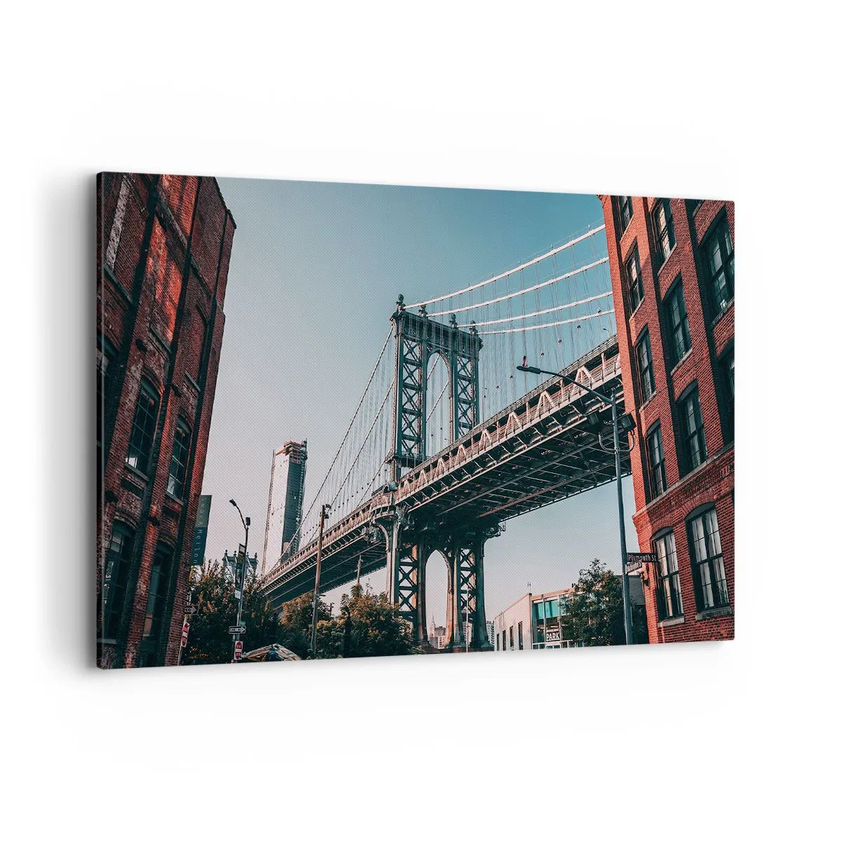 Bild auf Leinwand - Leinwandbild - Eine Brücke zwischen Gebäuden in einer städtischen Landschaft - 100x70cm - Über den Wellen der Stadt - Moderne Wanddekoration für Wohnzimmer und Schlafzimmer ARTTOR