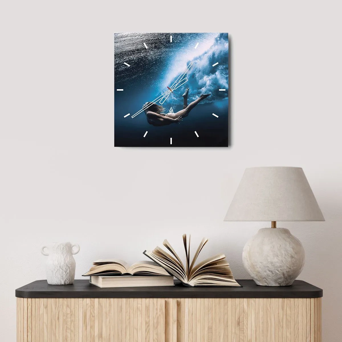 Wanduhr - Glasuhr - Unterwasseraufnahme mit einer Frau und Luftblasen - 30x30cm - Moderne Meerjungfrau - Moderne Wanddekoration für Wohnzimmer und Schlafzimmer ARTTOR