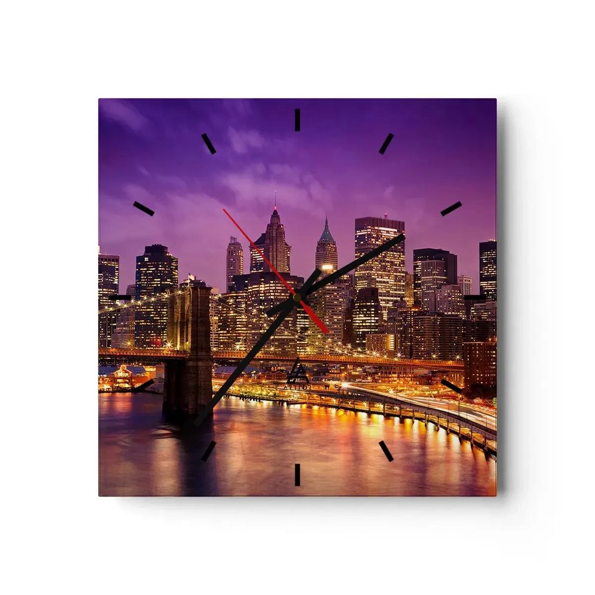 Wanduhr - Glasuhr - Panorama der Stadt mit der Brücke im Abendlicht vor dem violetten Himmel - 30x30cm - Violett-goldenes Manhathann - Moderne Wanddekoration für Wohnzimmer und Schlafzimmer ARTTOR