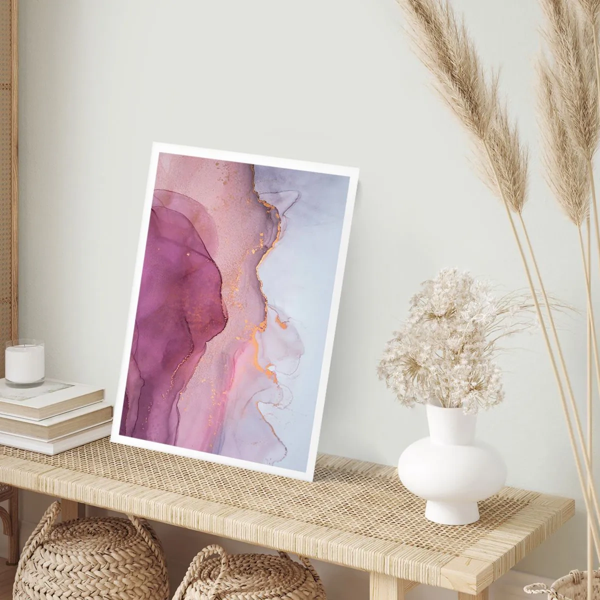 Poster - Abstrakte Wellen in Flieder- und Violetttönen mit goldenen Akzenten - 50x70cm - Violett und lila Wellen - Moderne Wanddekoration für Wohnzimmer und Schlafzimmer ARTTOR