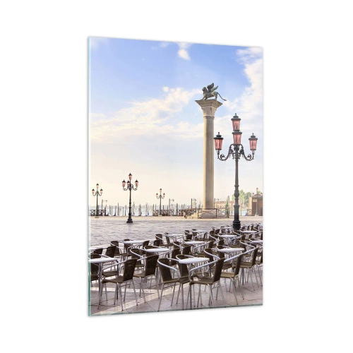 Glasbild - Bild auf glas - Ein Platz mit Säulen und Stuhlreihen in Venedig - 50x70cm - Wir laden Sie ein, alles ist bereit - Moderne Wanddekoration für Wohnzimmer und Schlafzimmer ARTTOR