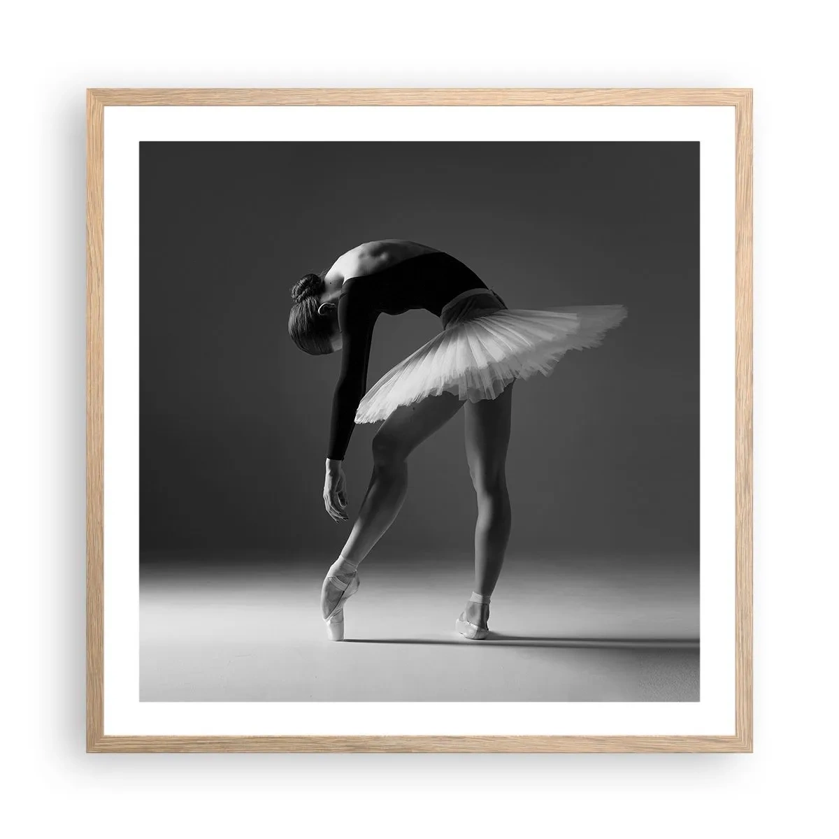 Poster in einem Rahmen aus heller Eiche - Bella Ballerina - 60x60 cm