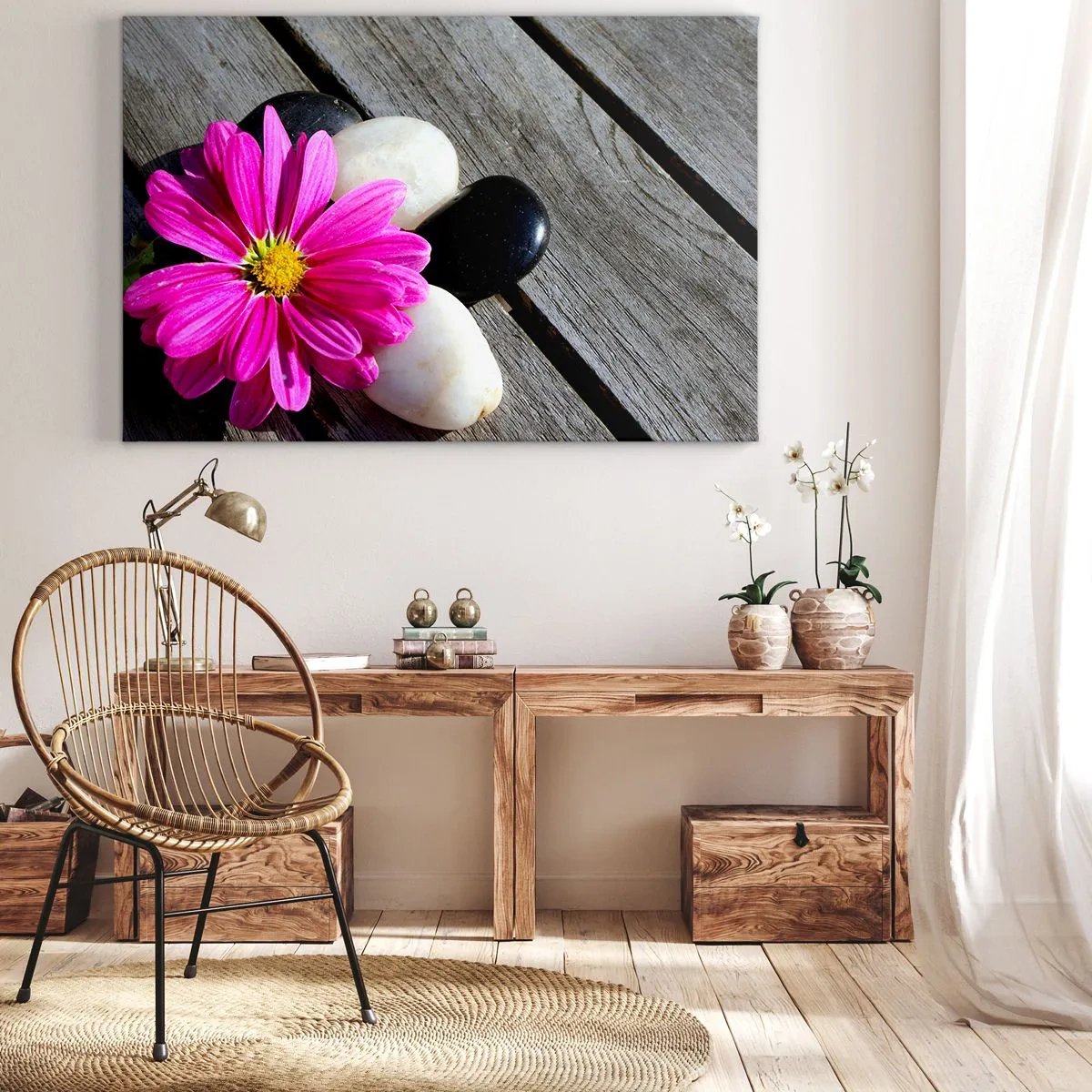 Bild auf Leinwand - Leinwandbild - Rosa Blume auf einem Hintergrund aus Holzbrettern mit Steinen - 70x50cm - Ruhe auf dem Pier - Moderne Wanddekoration für Wohnzimmer und Schlafzimmer ARTTOR