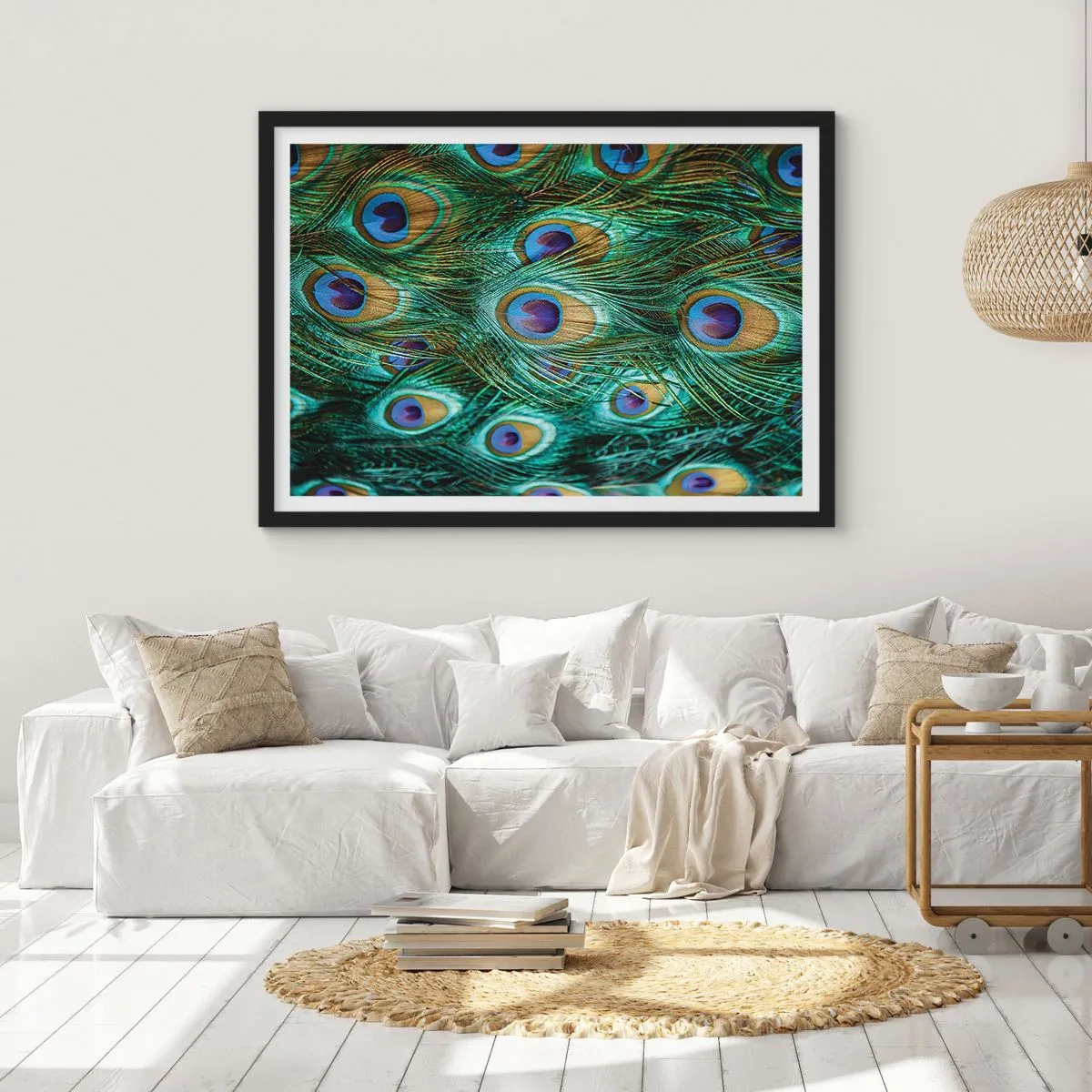 Poster in einem schwarzem Rahmen - Details von Pfauenfedern in satten Farben - 70x50cm - Ein Blick mit Pfauenaugen - Moderne Wanddekoration für Wohnzimmer und Schlafzimmer ARTTOR