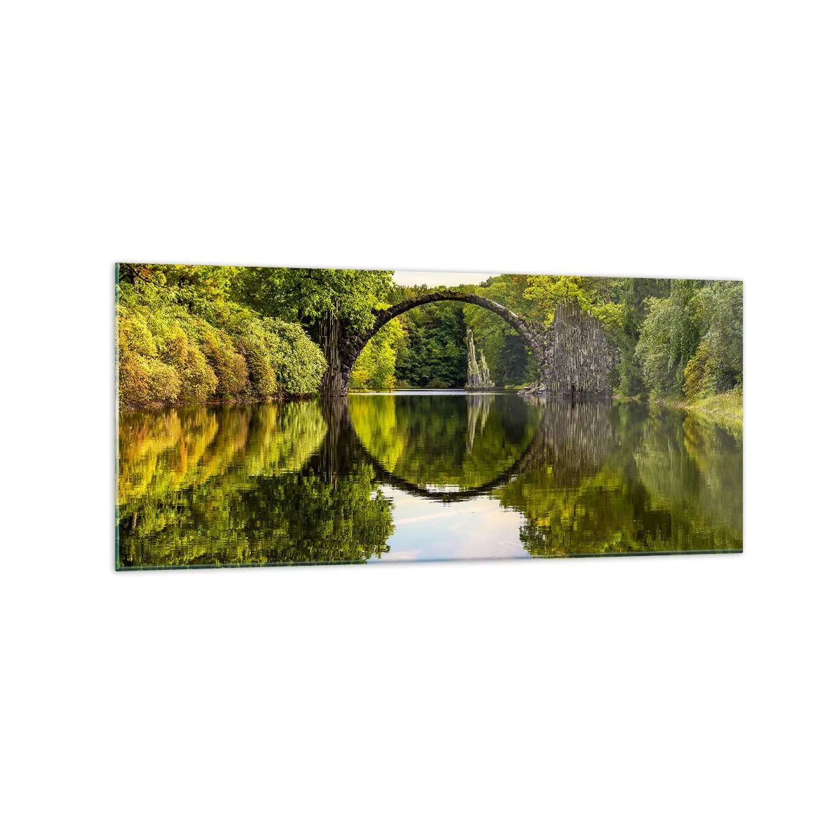 Glasbild - Bild auf glas - Eine Steinbrücke über einen Fluss mit einer perfekten Spiegelung im Wasser - 120x50cm - An der Kreuzung zweier Welten - Moderne Wanddekoration für Wohnzimmer und Schlafzimmer ARTTOR