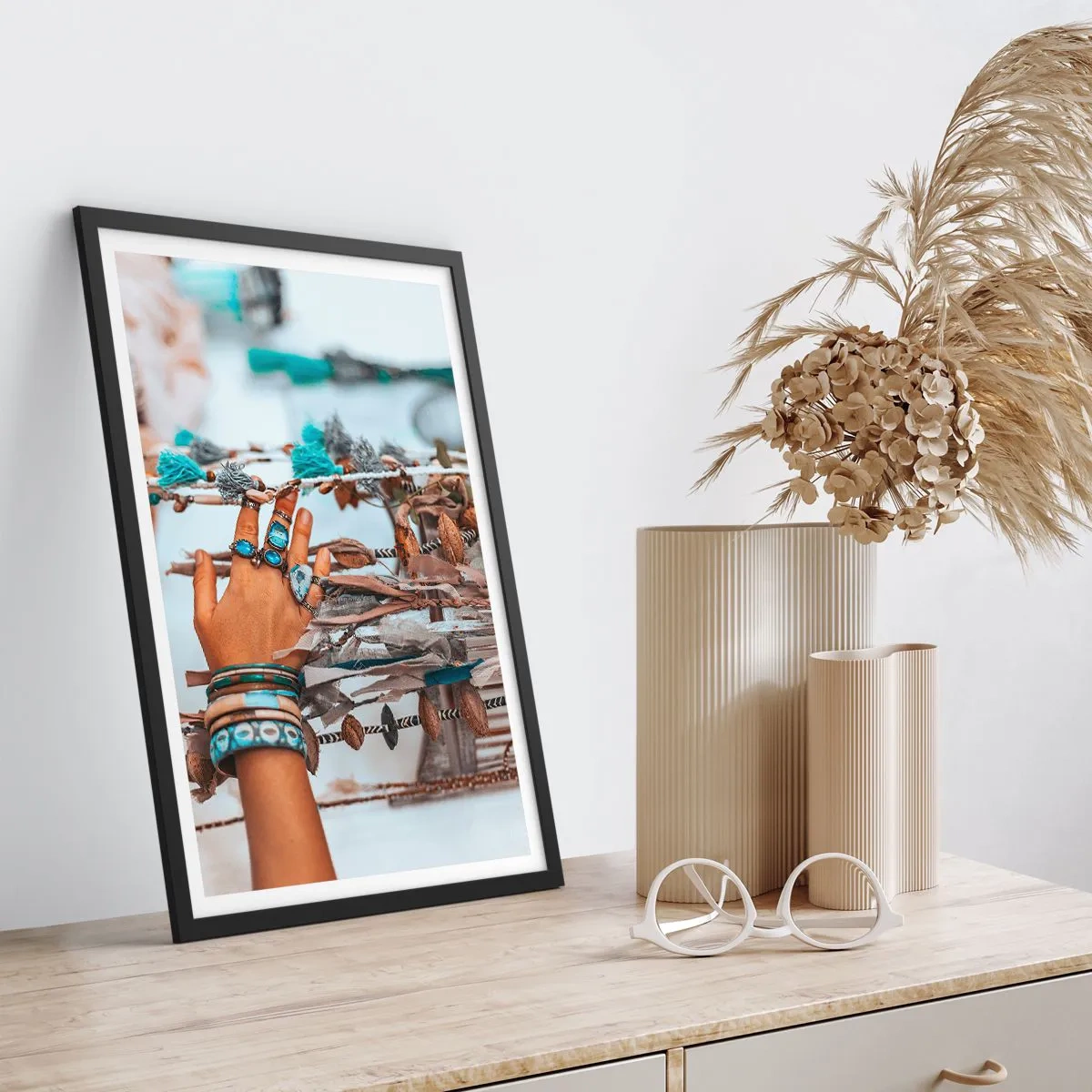 Poster in einem schwarzem Rahmen - Lokale Schätze - 70x100 cm