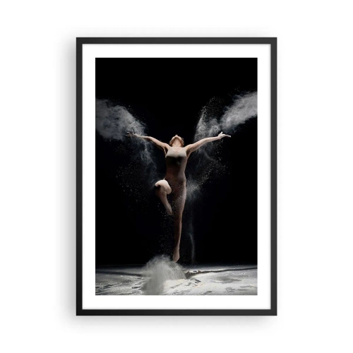 Poster in einem schwarzem Rahmen - Eine Tänzerin in einer Staubwolke vor schwarzem Hintergrund - 50x70cm - Elfen existieren - Moderne Wanddekoration für Wohnzimmer und Schlafzimmer ARTTOR