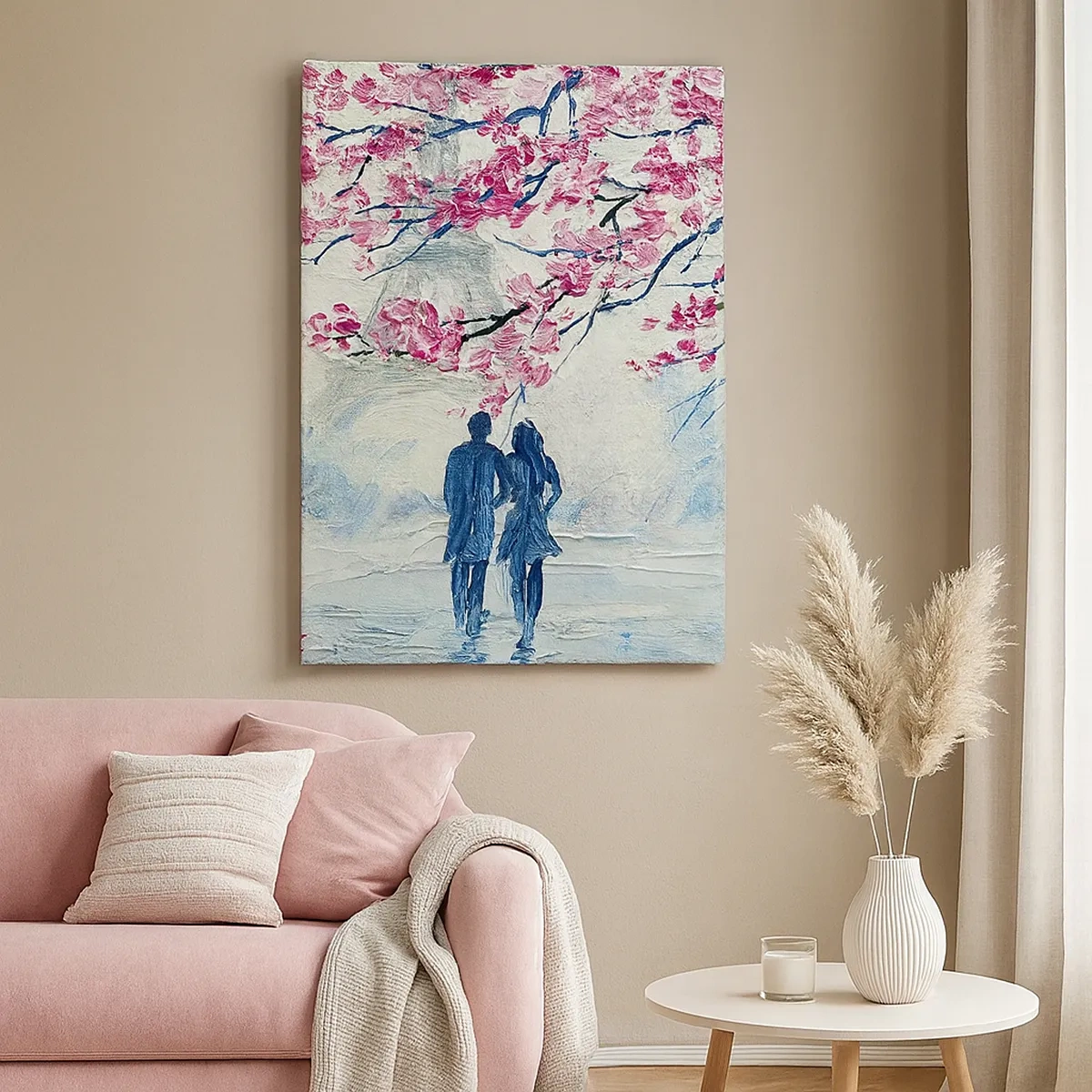 Bild auf Leinwand - Leinwandbild - Ein Paar unter blühenden rosa Bäumen in romantischer Umgebung - 50x70cm - Romantischer Spaziergang - Moderne Wanddekoration für Wohnzimmer und Schlafzimmer ARTTOR