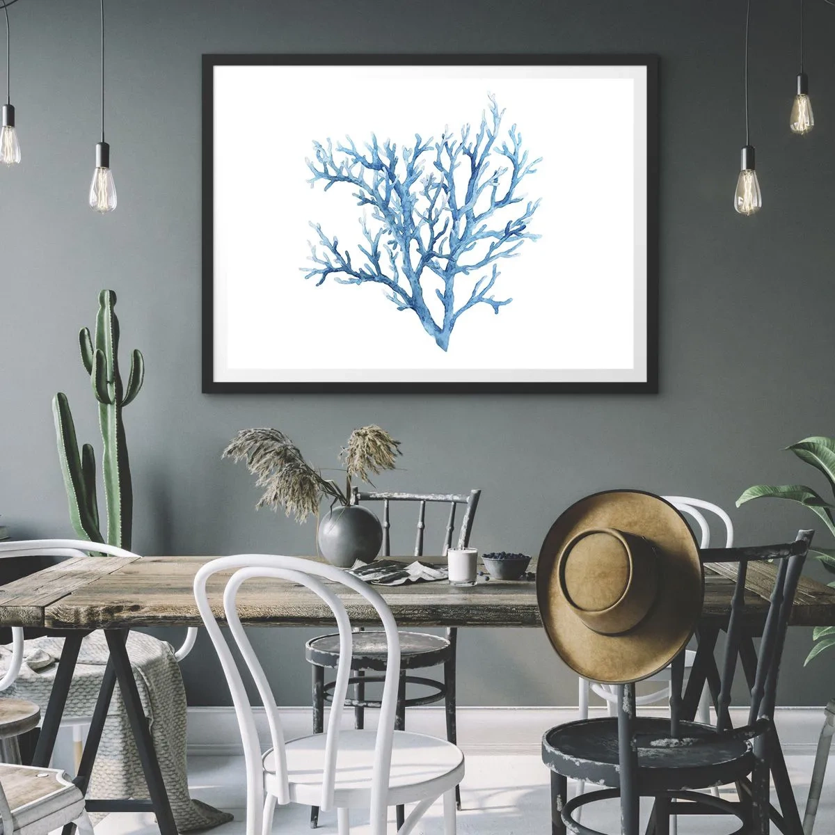 Poster in einem schwarzem Rahmen - Blaue Koralle auf weißem Hintergrund mit minimalistischem Flair - 70x50cm - Nautisches Filigran - Moderne Wanddekoration für Wohnzimmer und Schlafzimmer ARTTOR