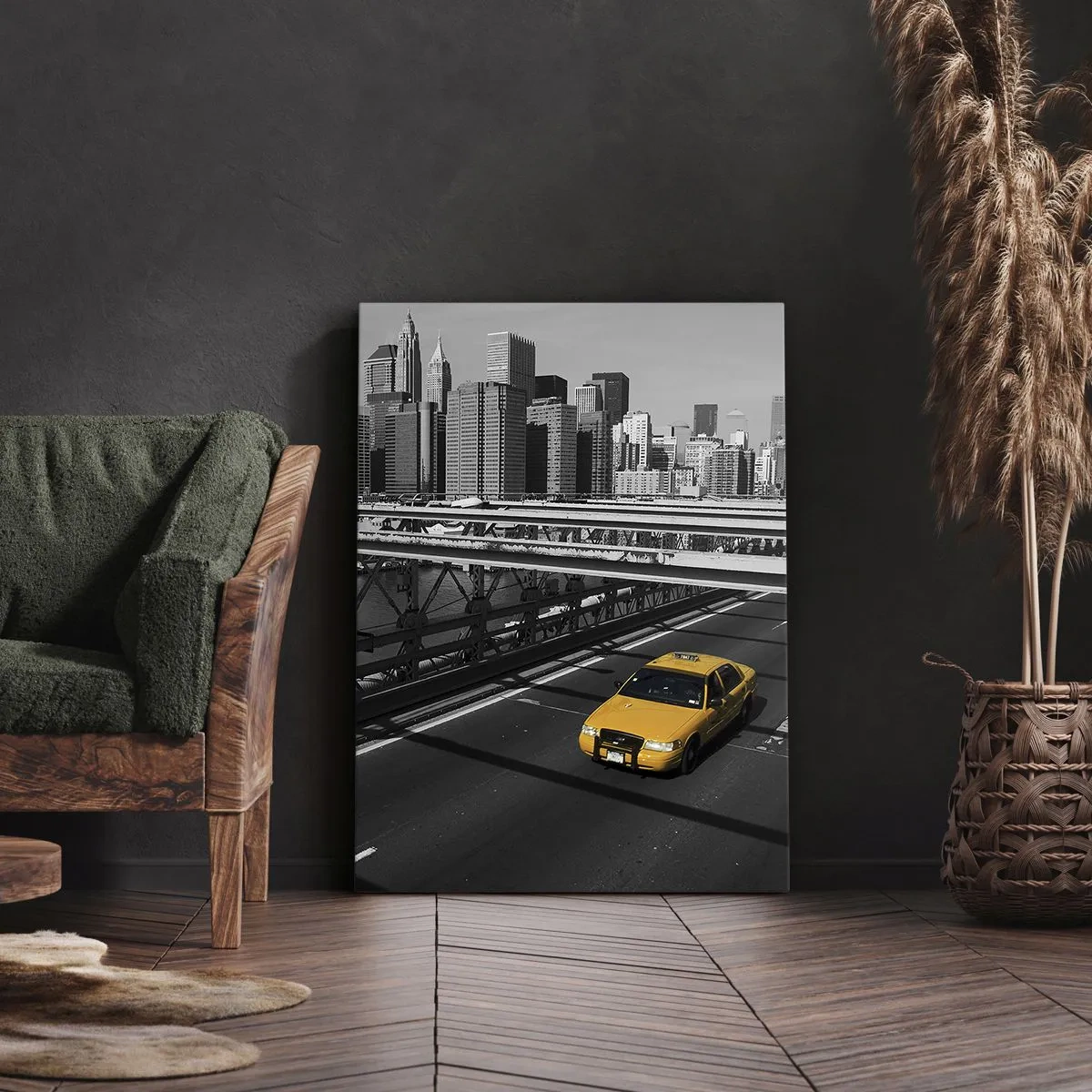 Bild auf Leinwand - Leinwandbild - Gelbes Taxi auf einer Brücke mit Blick auf die Skyline von New York - 50x70cm - Die Farbe einer Großstadt - Moderne Wanddekoration für Wohnzimmer und Schlafzimmer ARTTOR
