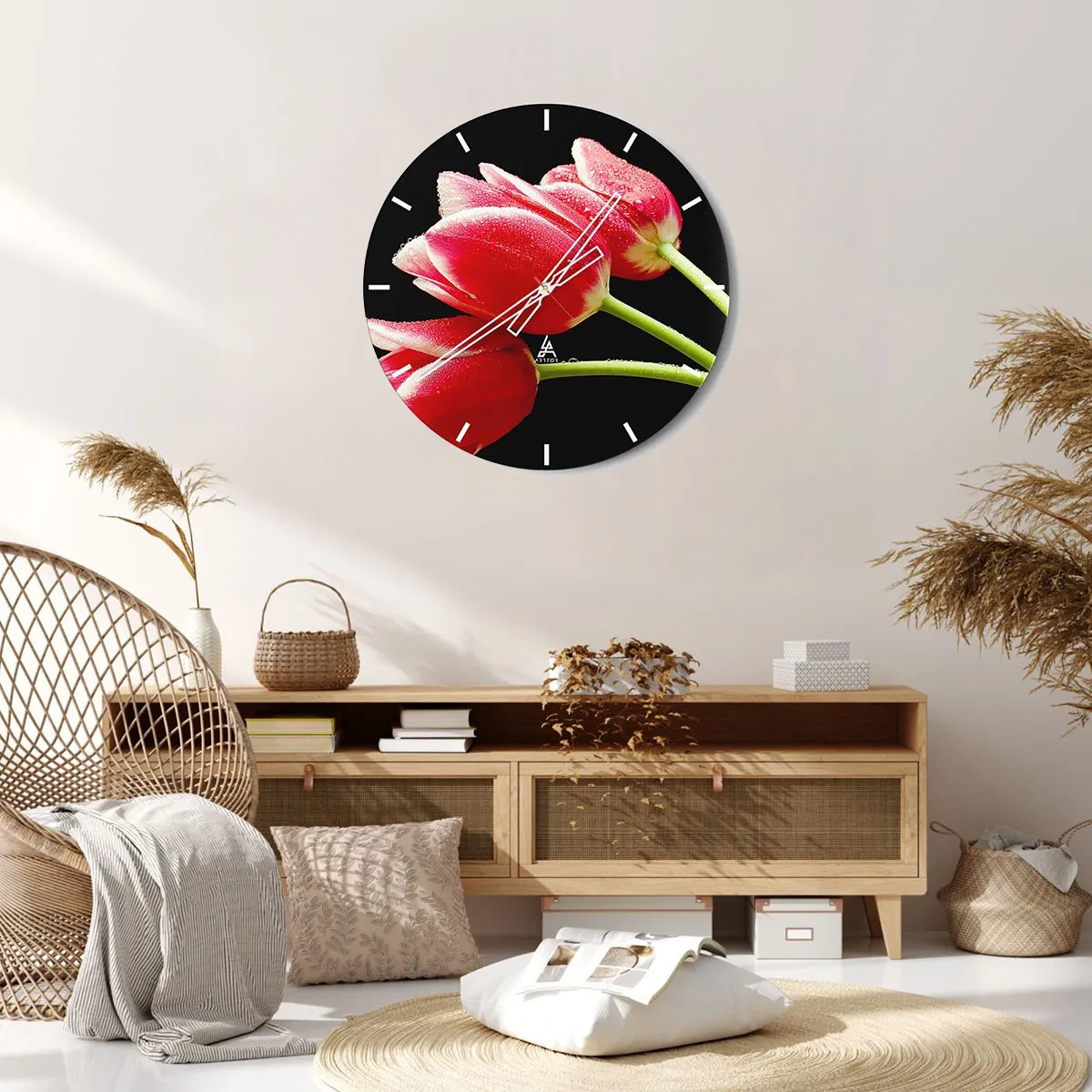 Wanduhr - Glasuhr - Rote Tulpen mit Wassertropfen auf schwarzem Hintergrund - 30x30cm - Ein Versprechen der reinen Liebe - Moderne Wanddekoration für Wohnzimmer, Küche und Schlafzimmer ARTTOR
