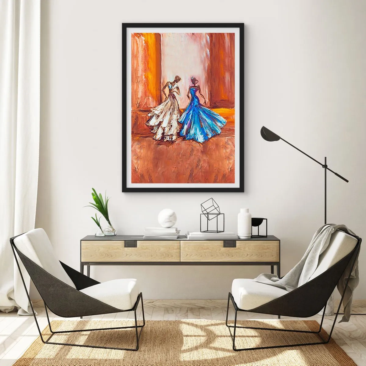 Poster in einem schwarzem Rahmen - Zwei Frauen in Kleidern vor dem Hintergrund eines goldenen Interieurs - 50x70cm - Ein dankbares Duo - Moderne Wanddekoration für Wohnzimmer und Schlafzimmer ARTTOR